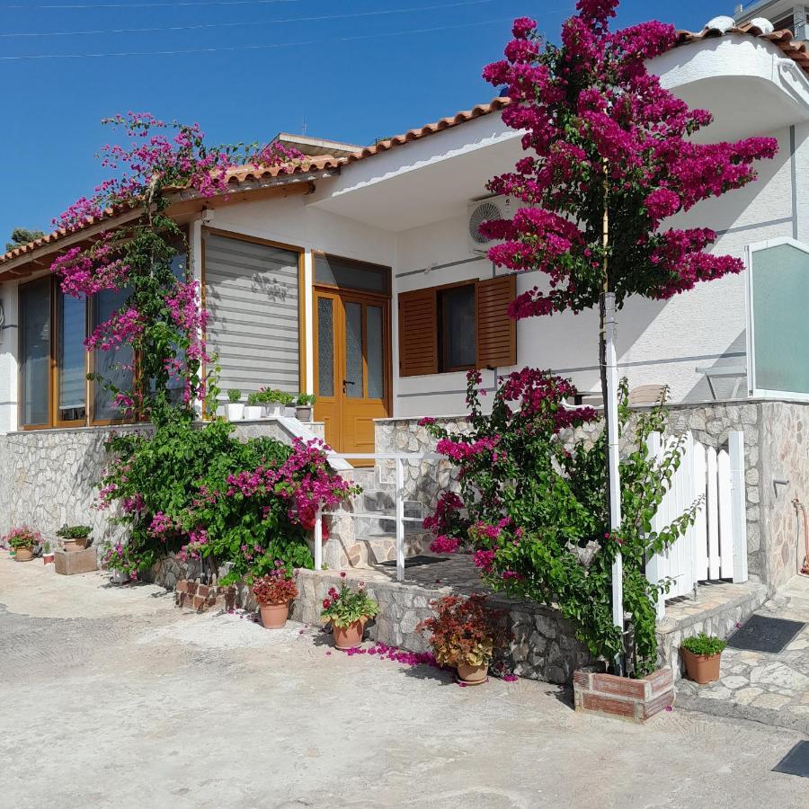 Denni'S Home Saranda Kültér fotó