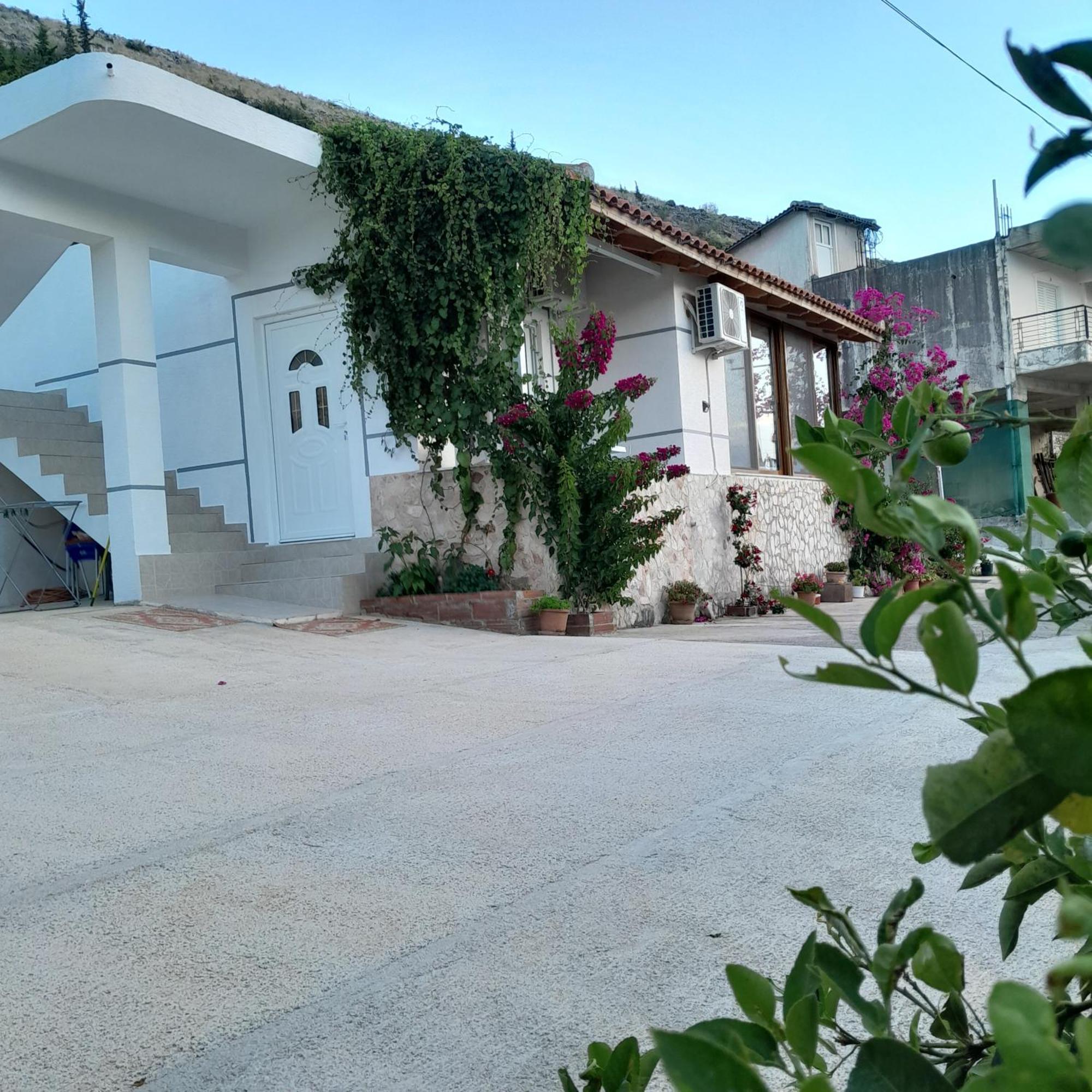 Denni'S Home Saranda Kültér fotó
