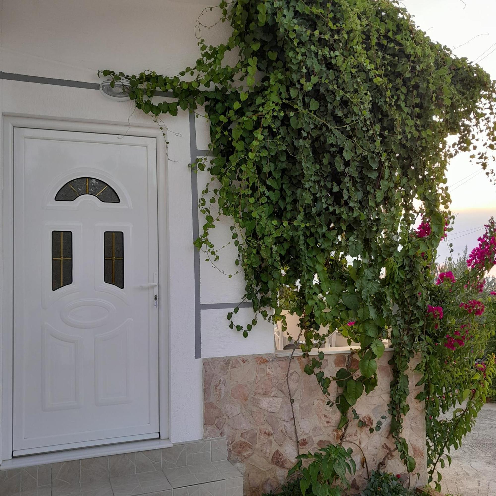 Denni'S Home Saranda Kültér fotó