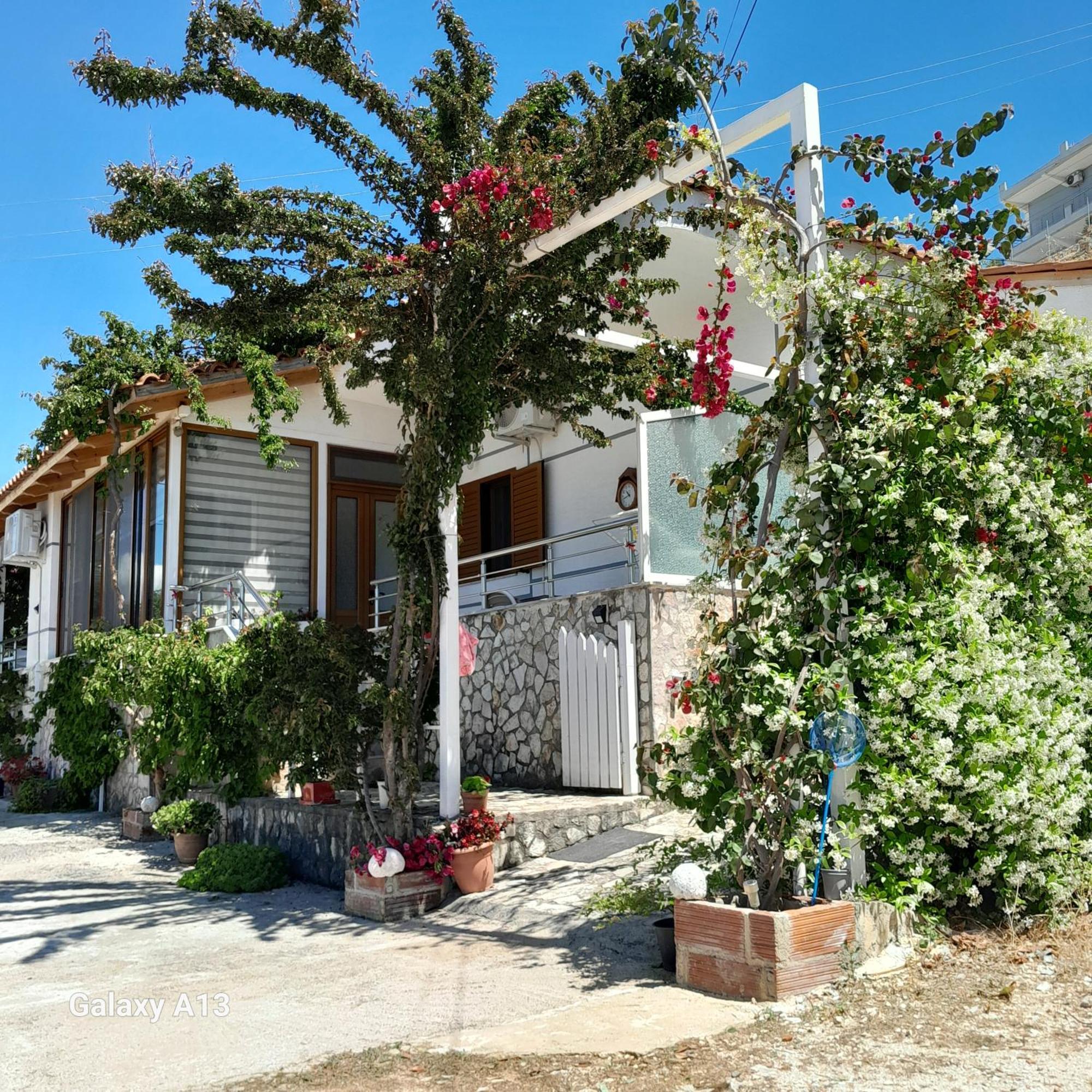 Denni'S Home Saranda Kültér fotó